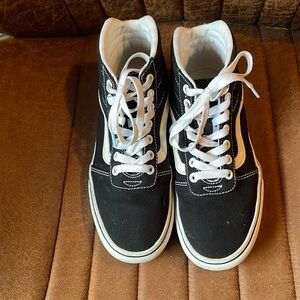 High top black Vans